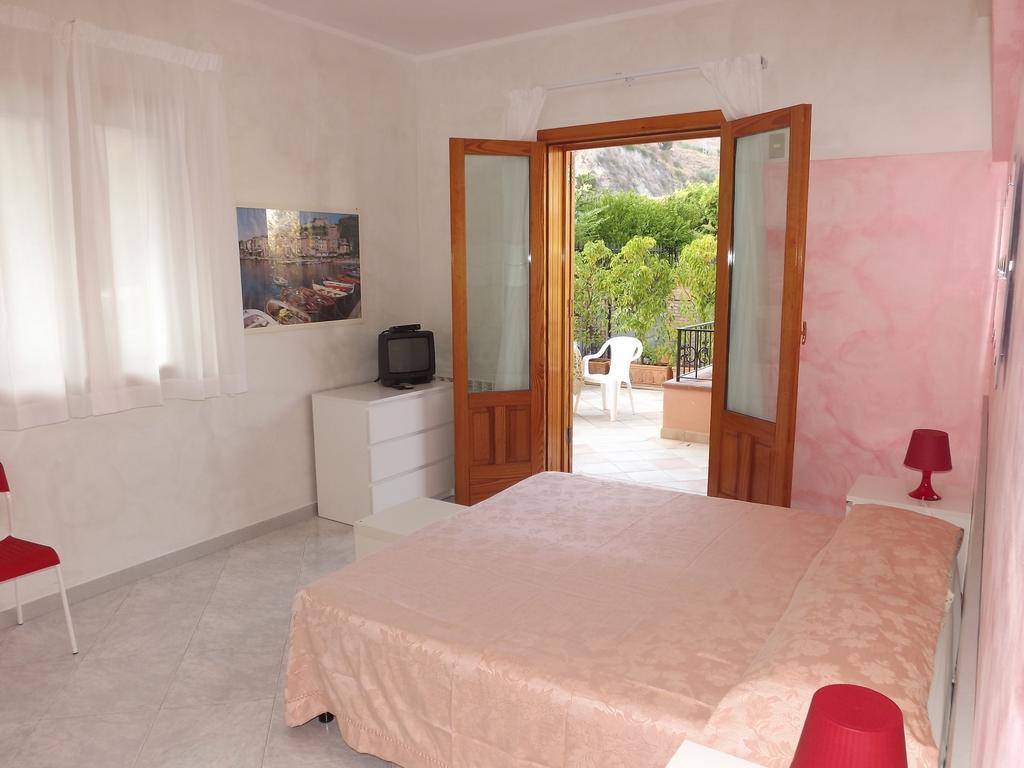 לטויאני Villa Jovanna חדר תמונה