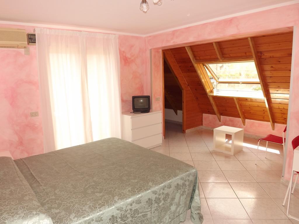 לטויאני Villa Jovanna חדר תמונה